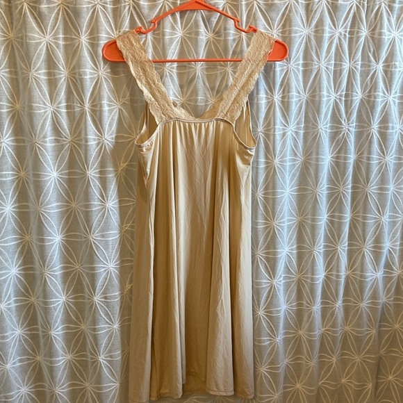 Vanity Fair Slip - Picture 4 of 7